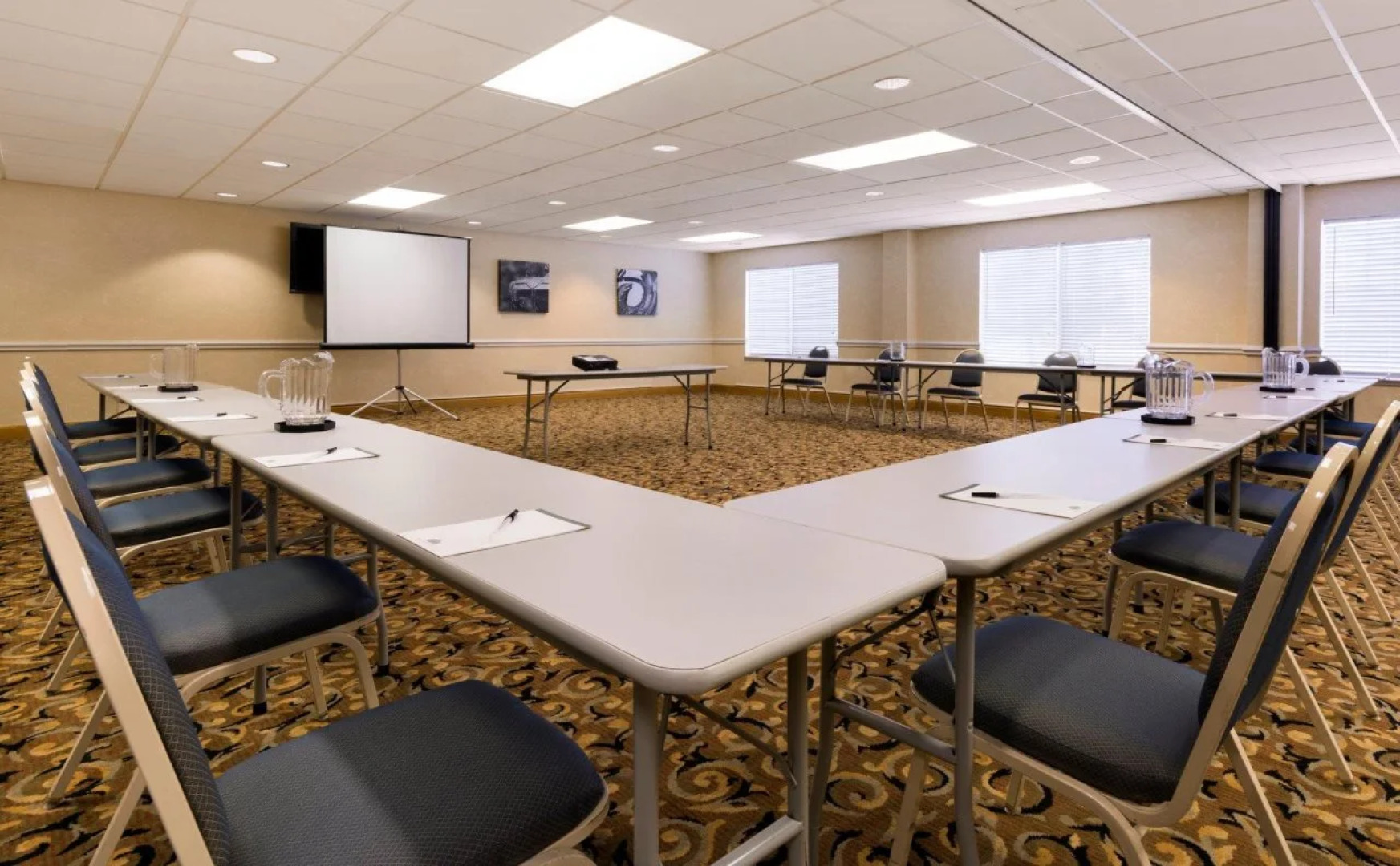 Country Inn & Suites by Radisson, Burlington (Elon), NC