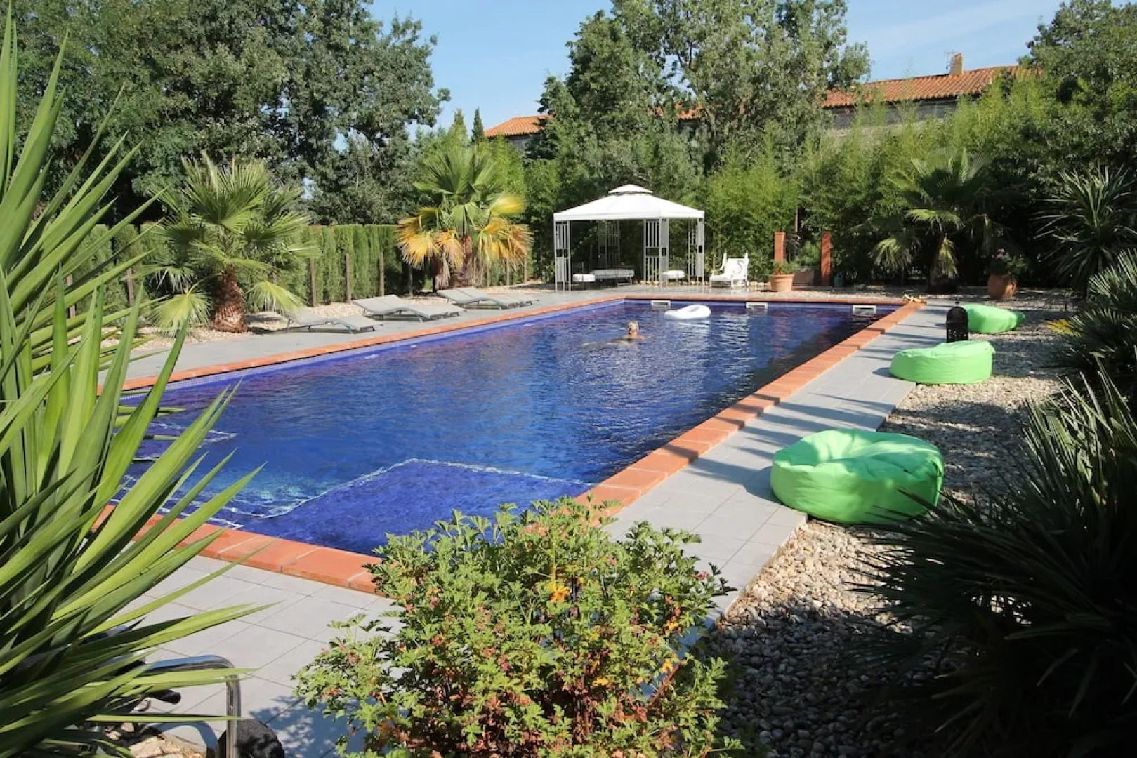 Mas Du Domaine De Montcalm B And B And Gites