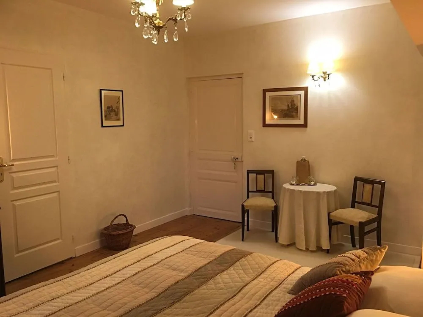 Logis de Guitres - Chambres dHotes