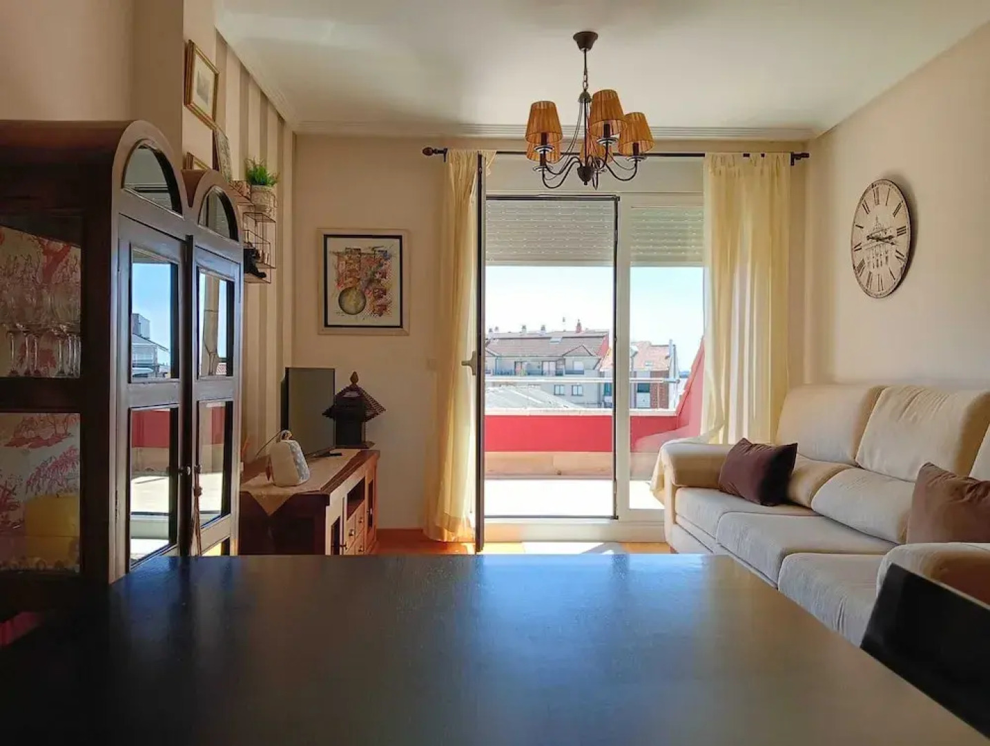 Piso con Piscina y Jardin Cerca de la Playa