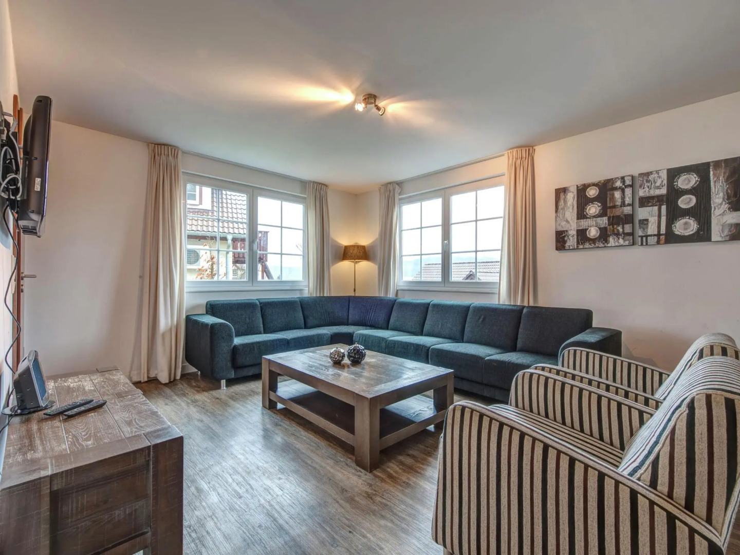 Luxury Villa with Fireplace near Reservoir in Nordeifel