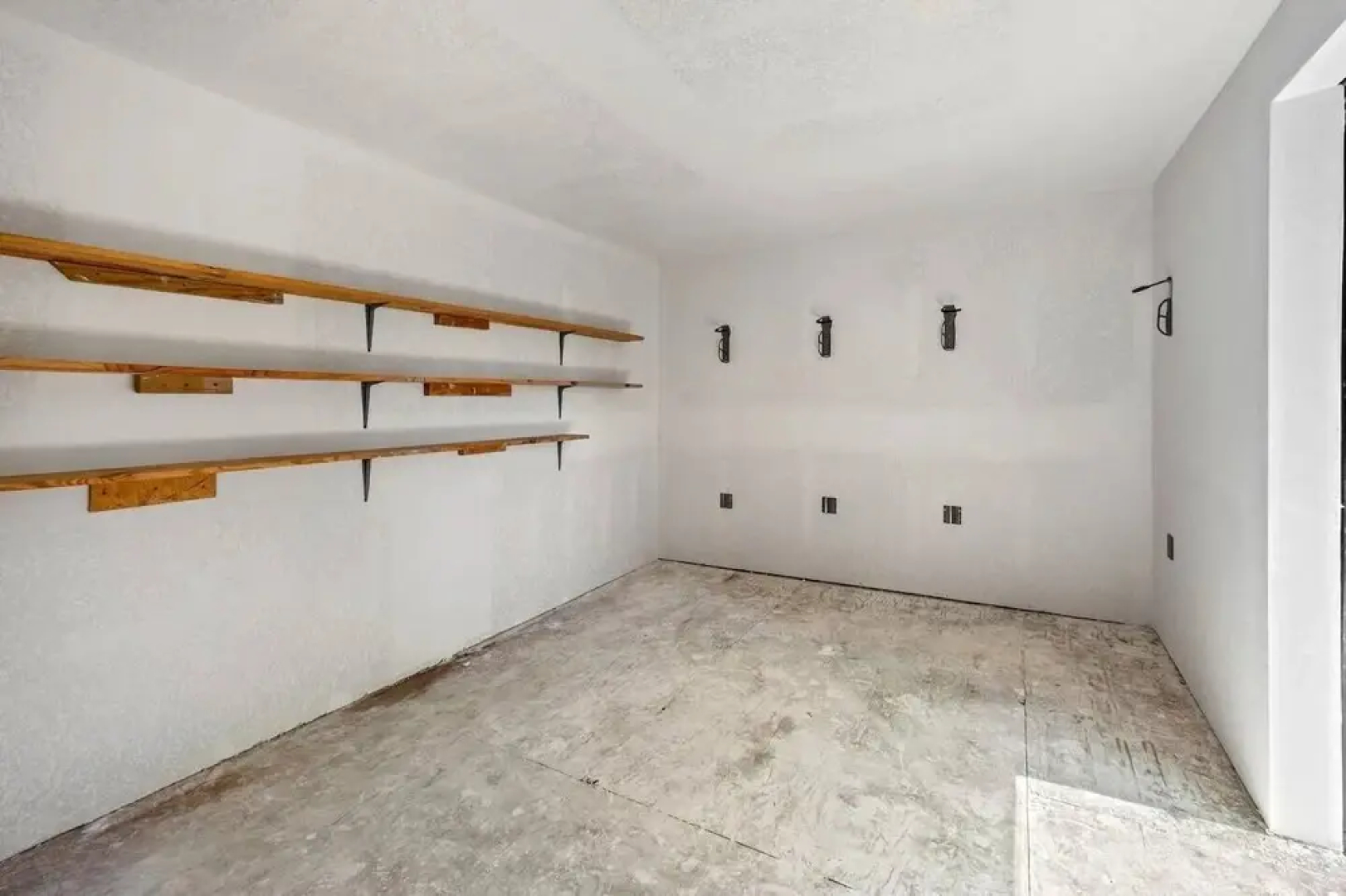 Tunnel Vision Trail Home -8 Min From Lake Windsor! 4 Bedroom Home by Redawning