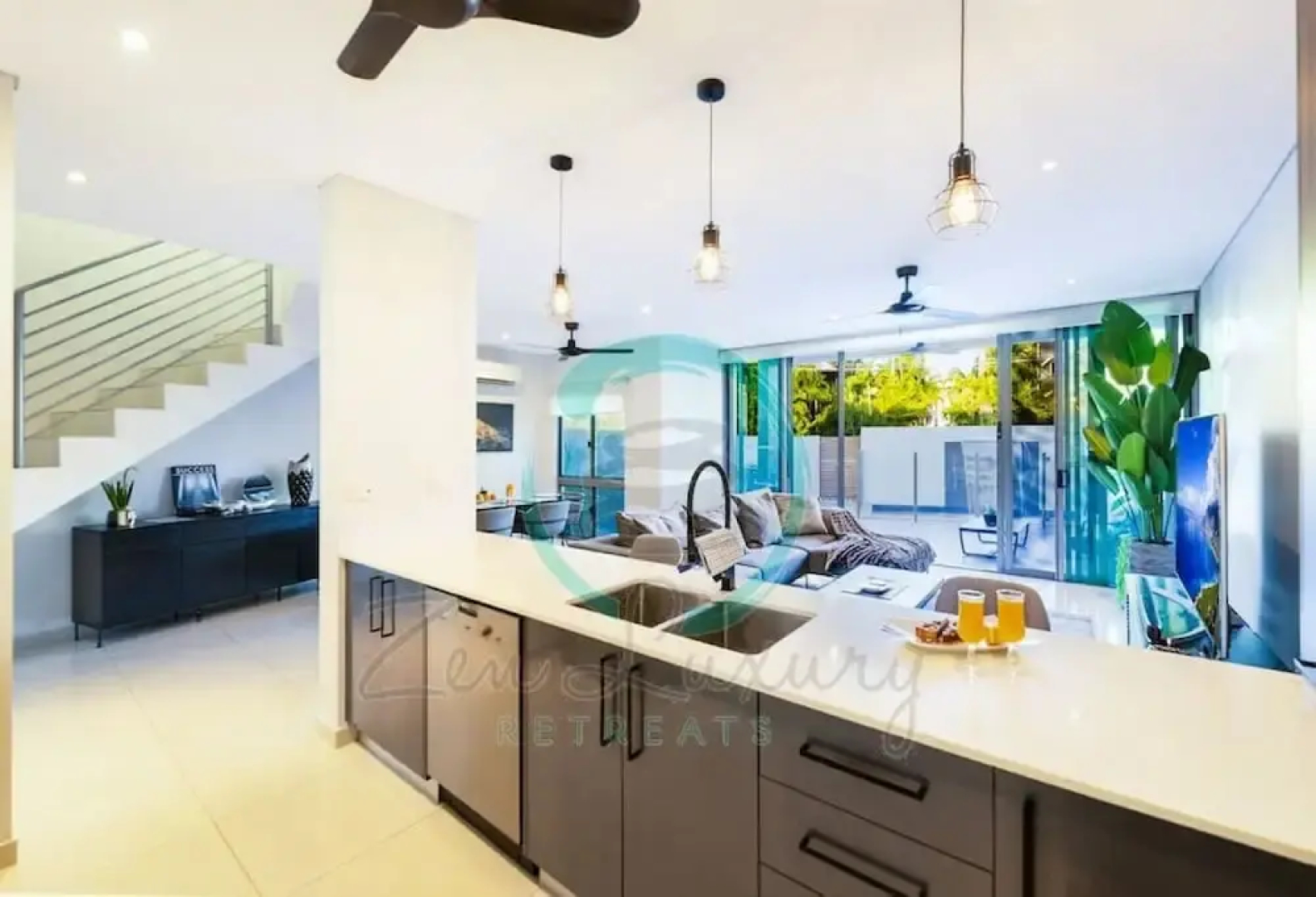 ZEN ARCTIC LUXURY 2-STORY House & Pool