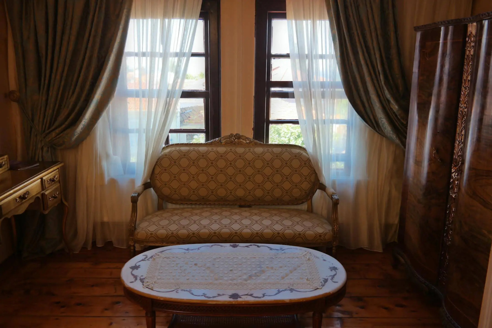 Büyükada Anastasia Meziki History Mansion