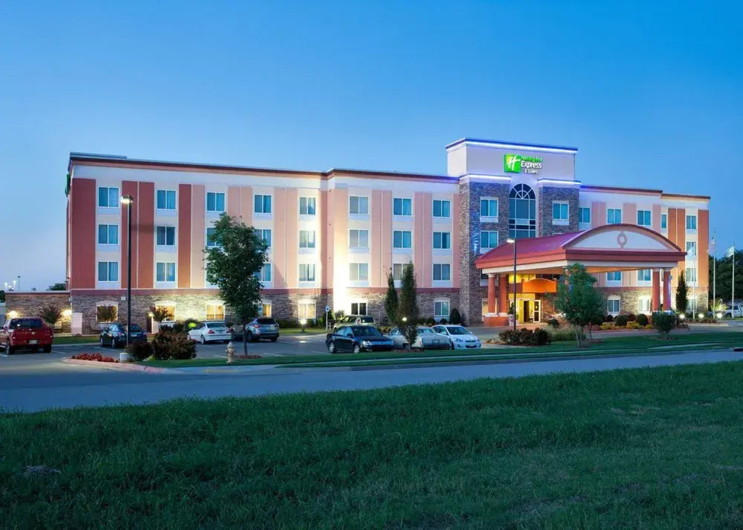 Holiday Inn Express & Suites Tulsa South Bixby