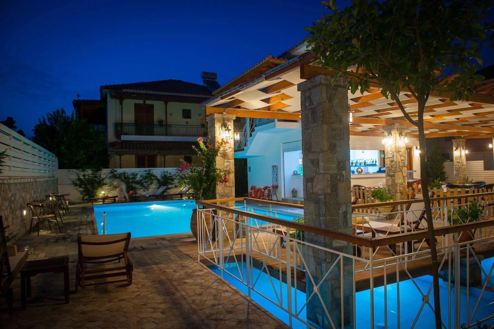 Neda Hotel