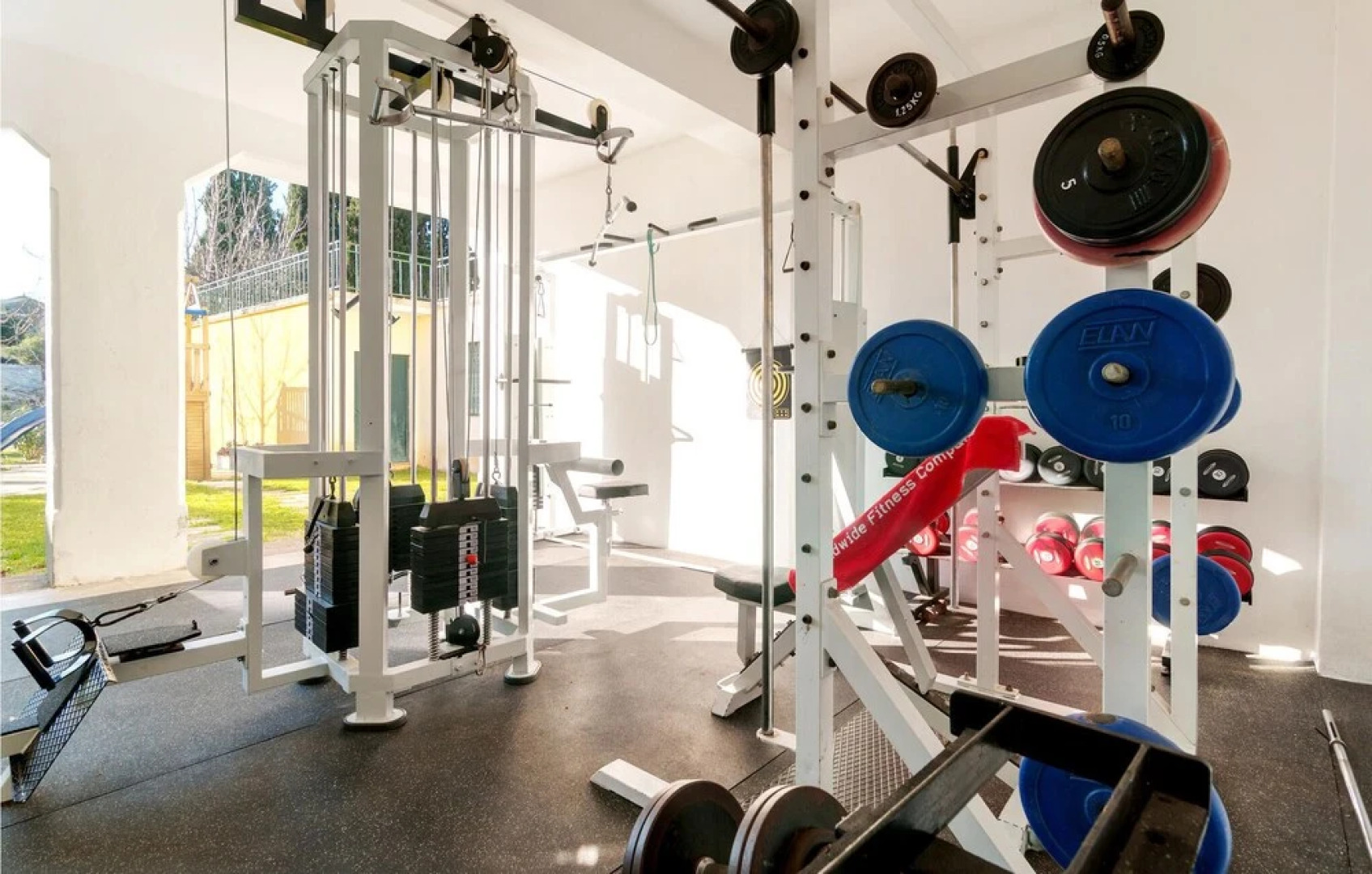 Awesome Home in Kastel Luksic With Sauna, Wifi and 6 Bedrooms