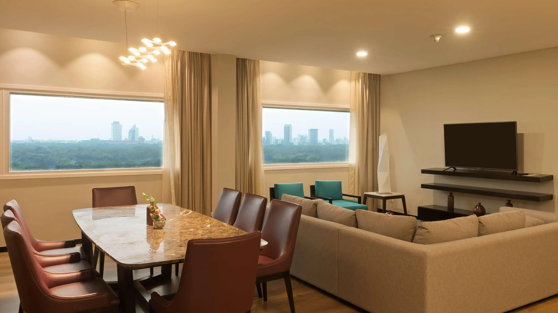 Radisson Hotel Santa Cruz