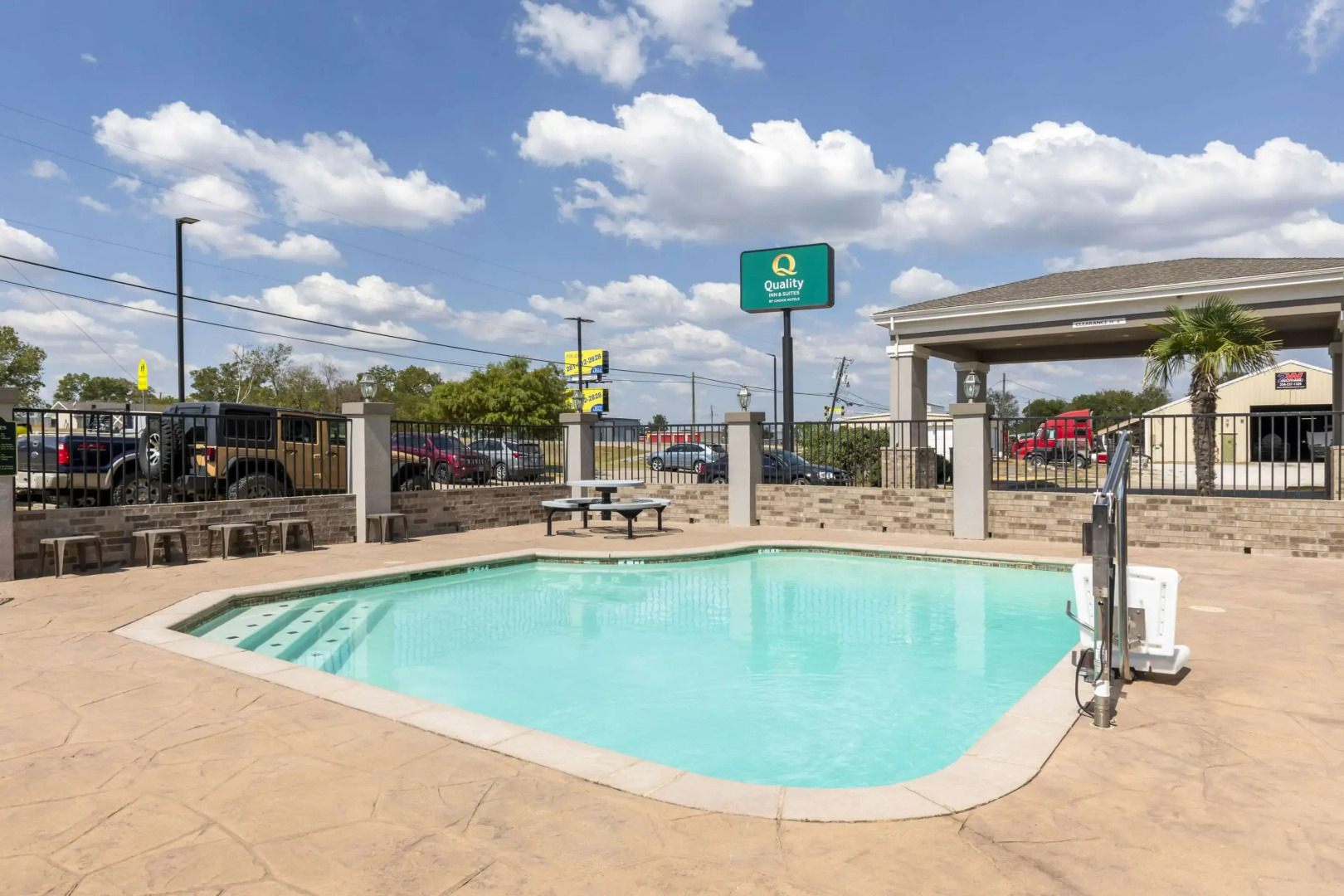 Quality Inn & Suites