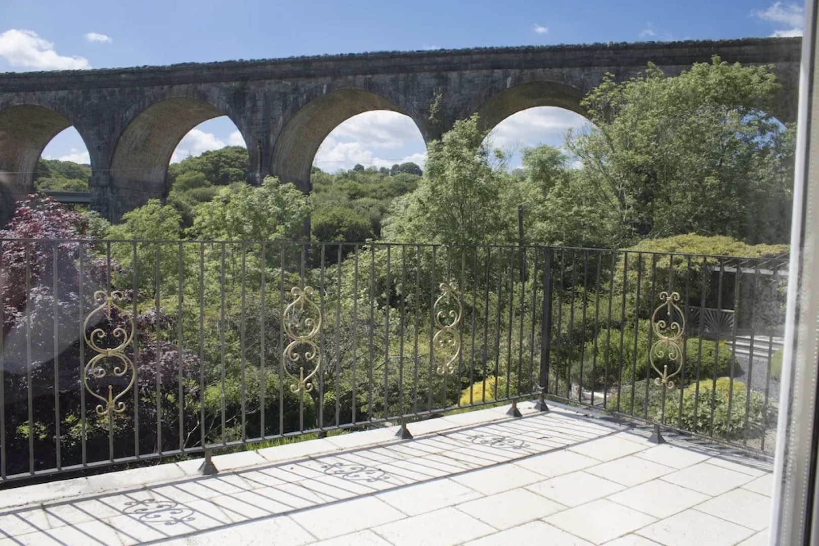 The Grange Guesthouse, Cefn-Coed