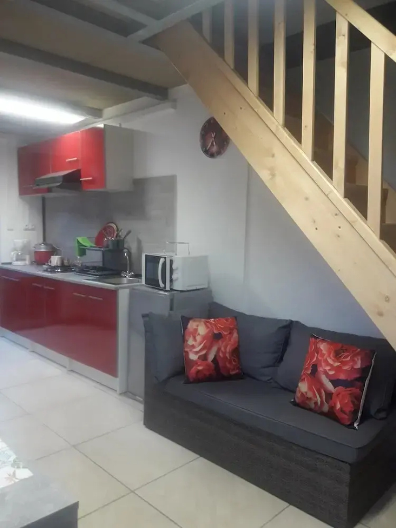 Apartment With one Bedroom in Saint-gilles les Bains, With Wonderful sea View, Balcony and Wifi- Near the Beach