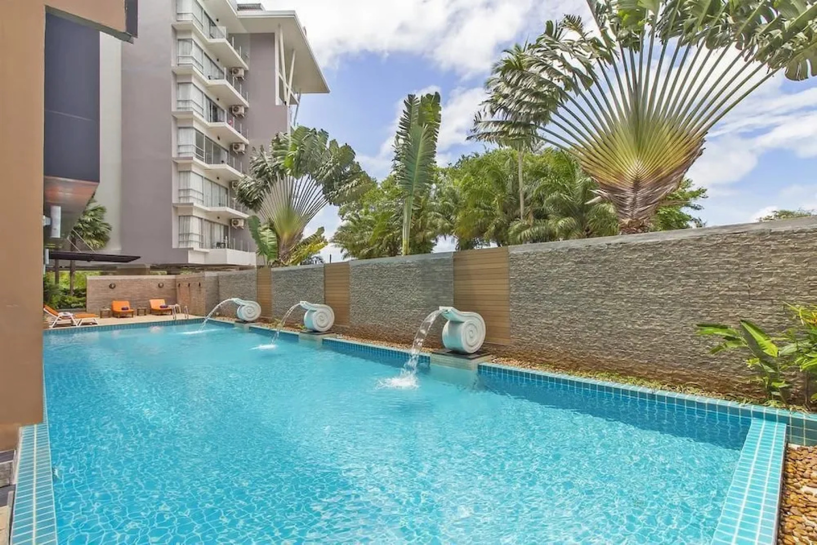 Chic Condo Karon by RESAVA