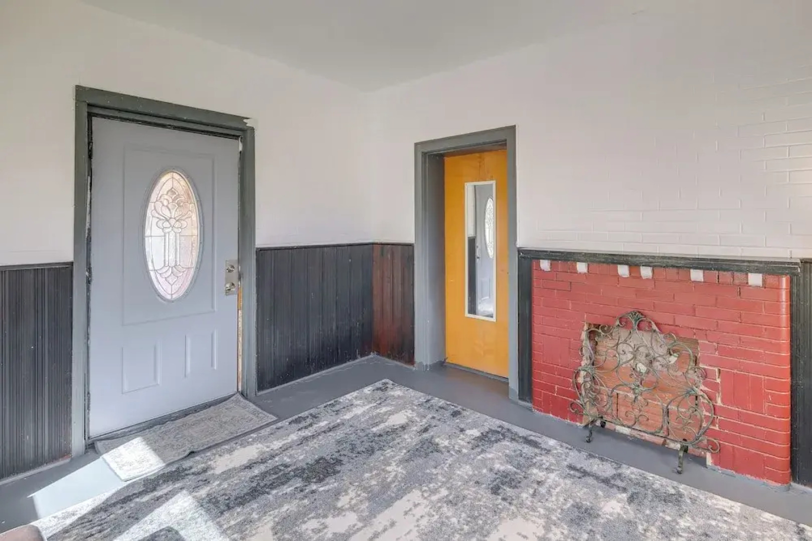 Walk to Main Street: Charming Roswell Home!