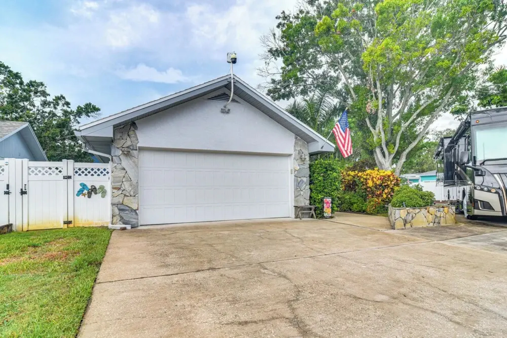 4 Mi to Beach: Sunny Seminole Home w/ Pool