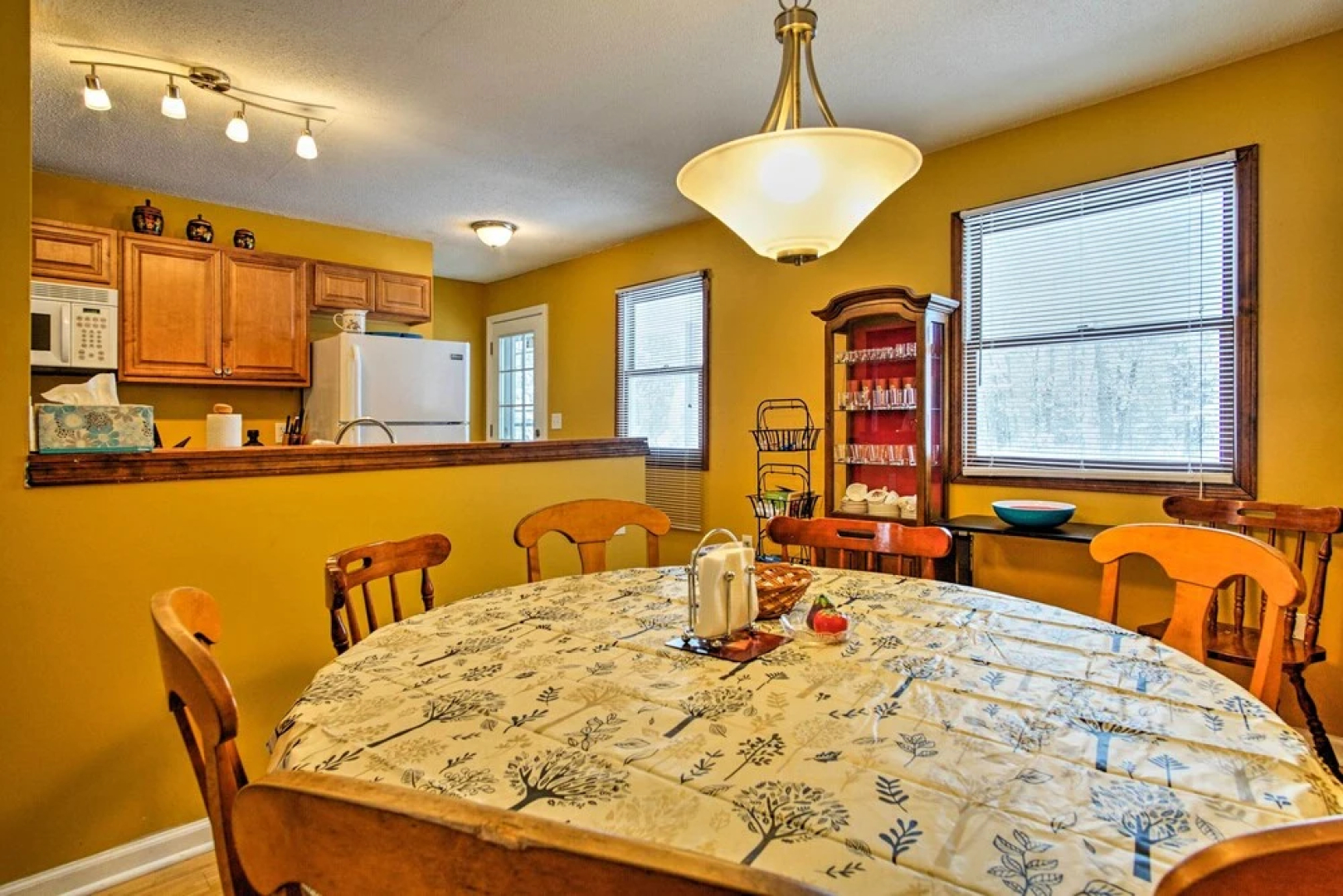 Wooded Twin Lakes Retreat: 13 Mi to Lake Michigan!