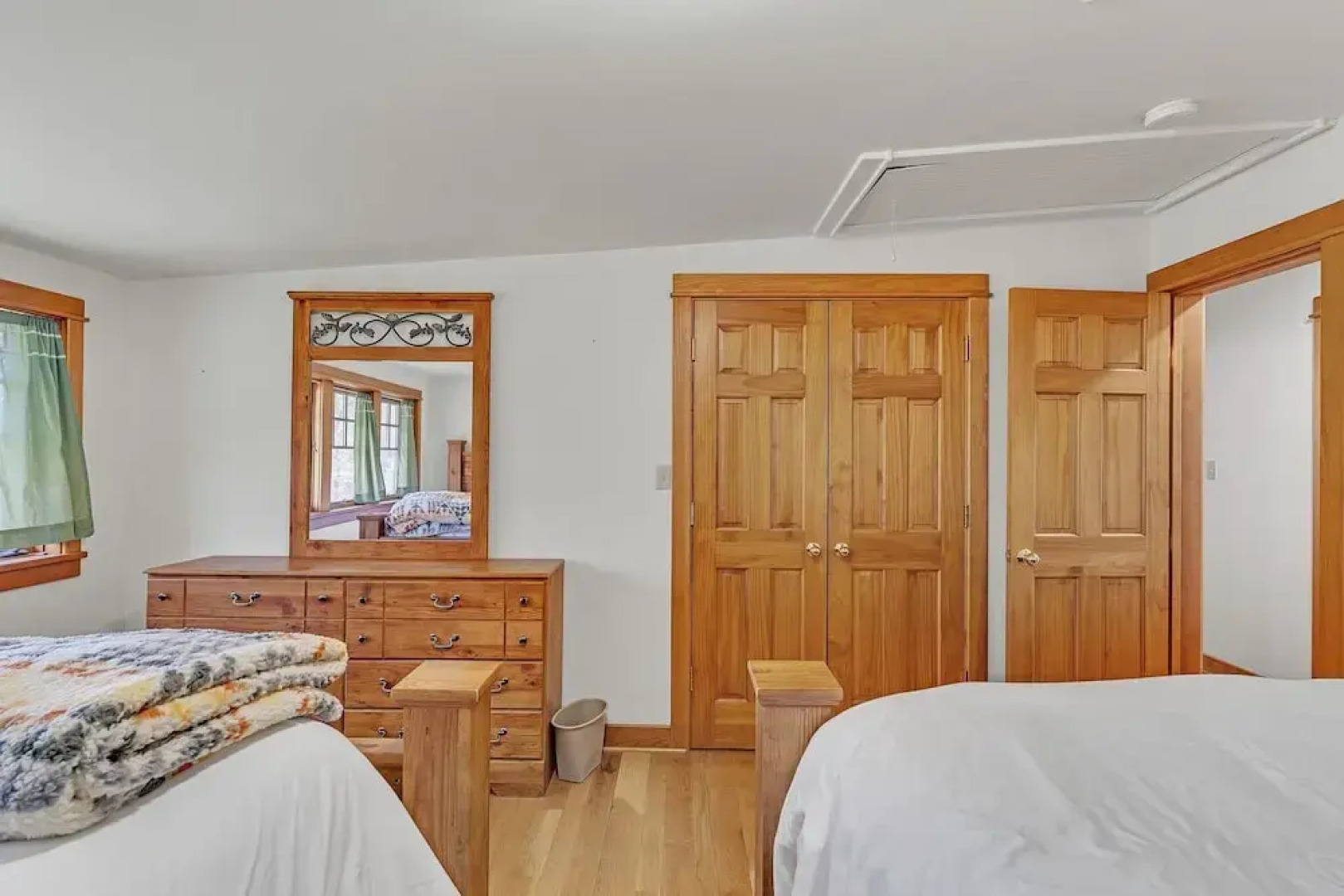 Charming Country 4br Retreat With Riverfront Views 4 Bedroom Cabin