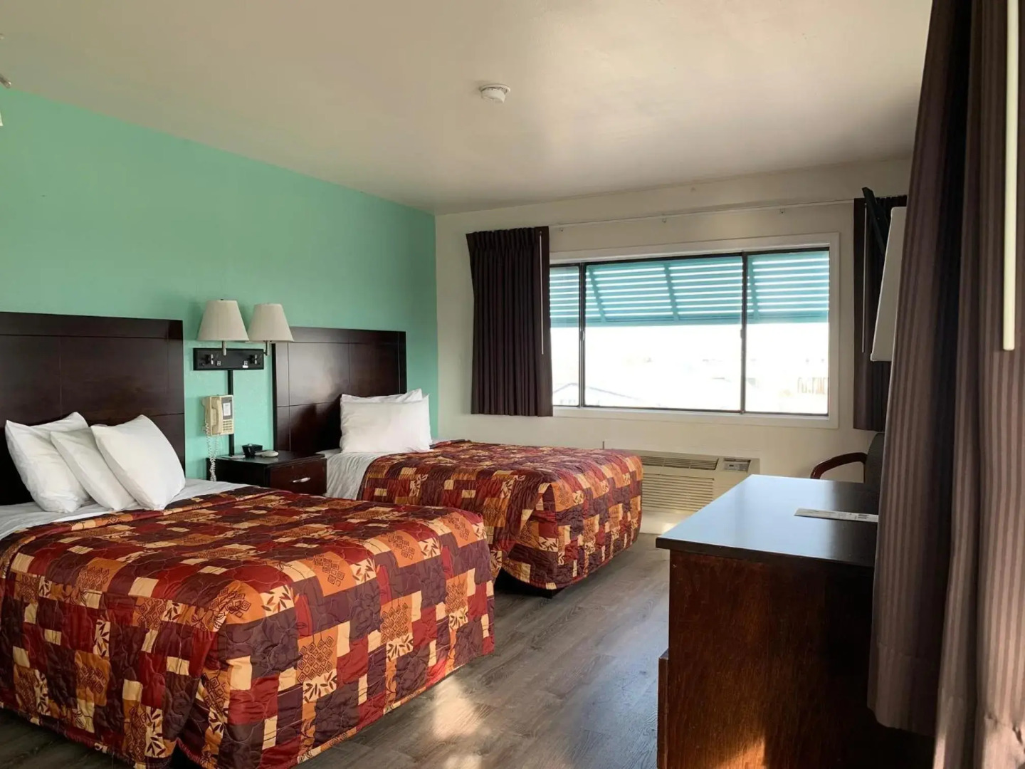 Seahorse Inn and Cottages