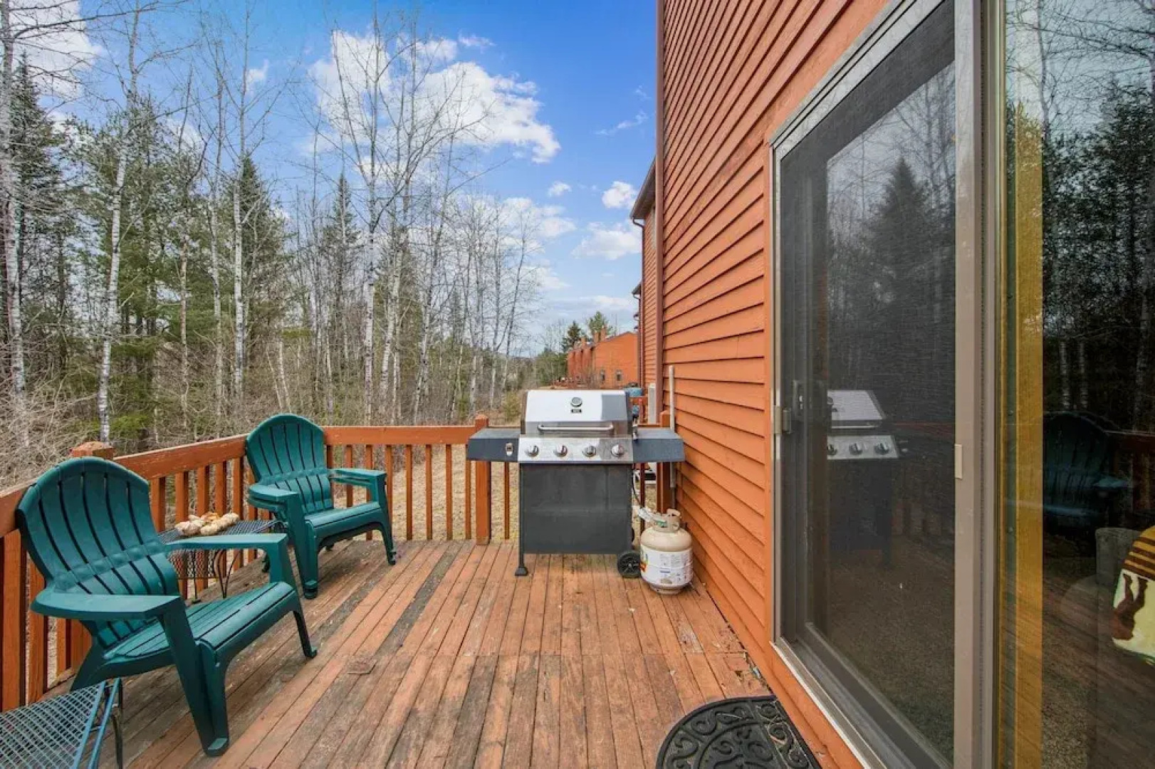 Freebern 18B - Renovated one-of-a-kind with Adirondack style 3 Bedroom Townhouse by The Summit at Gore Mountain