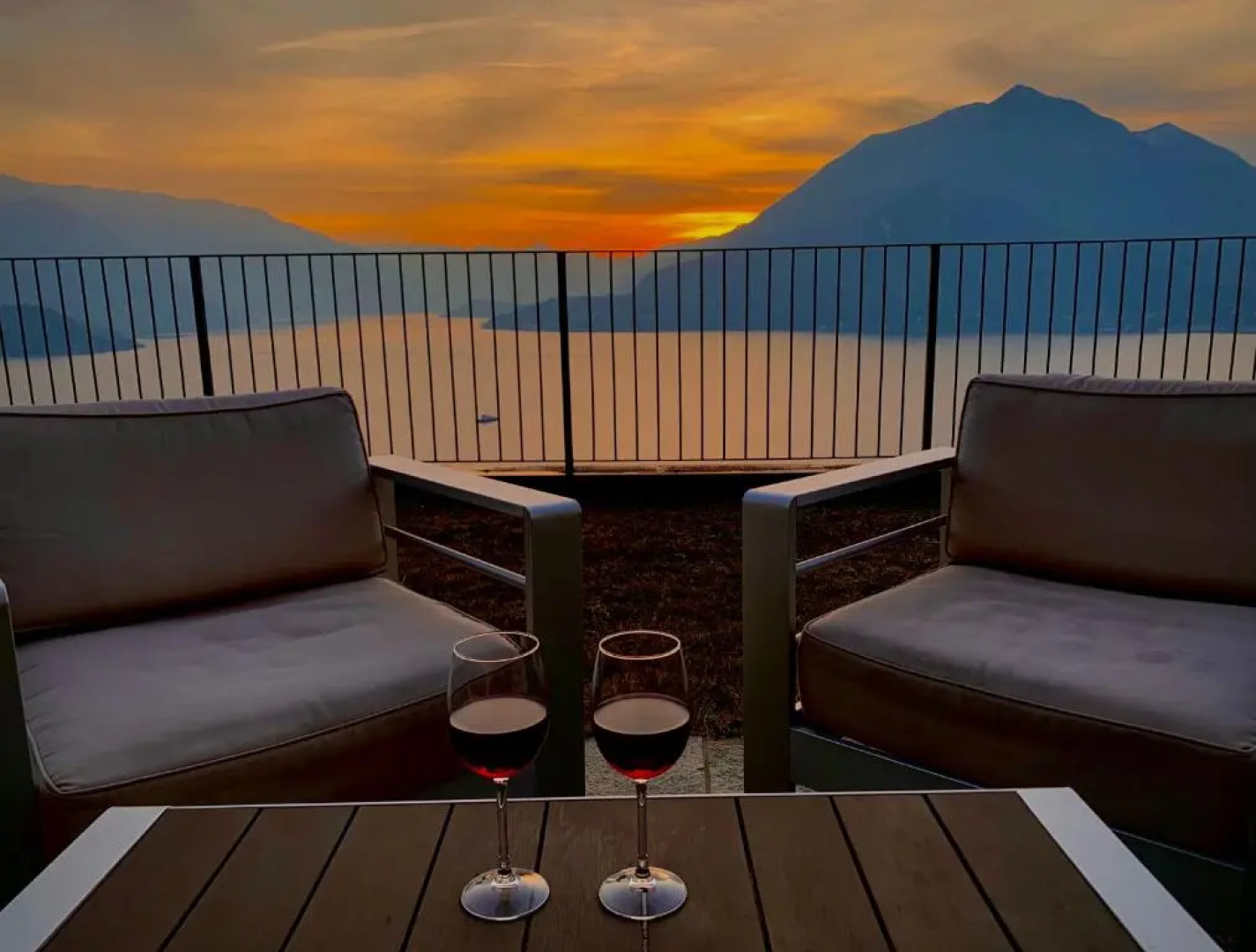 Il Patio Varenna Pool apartment sleeps 6