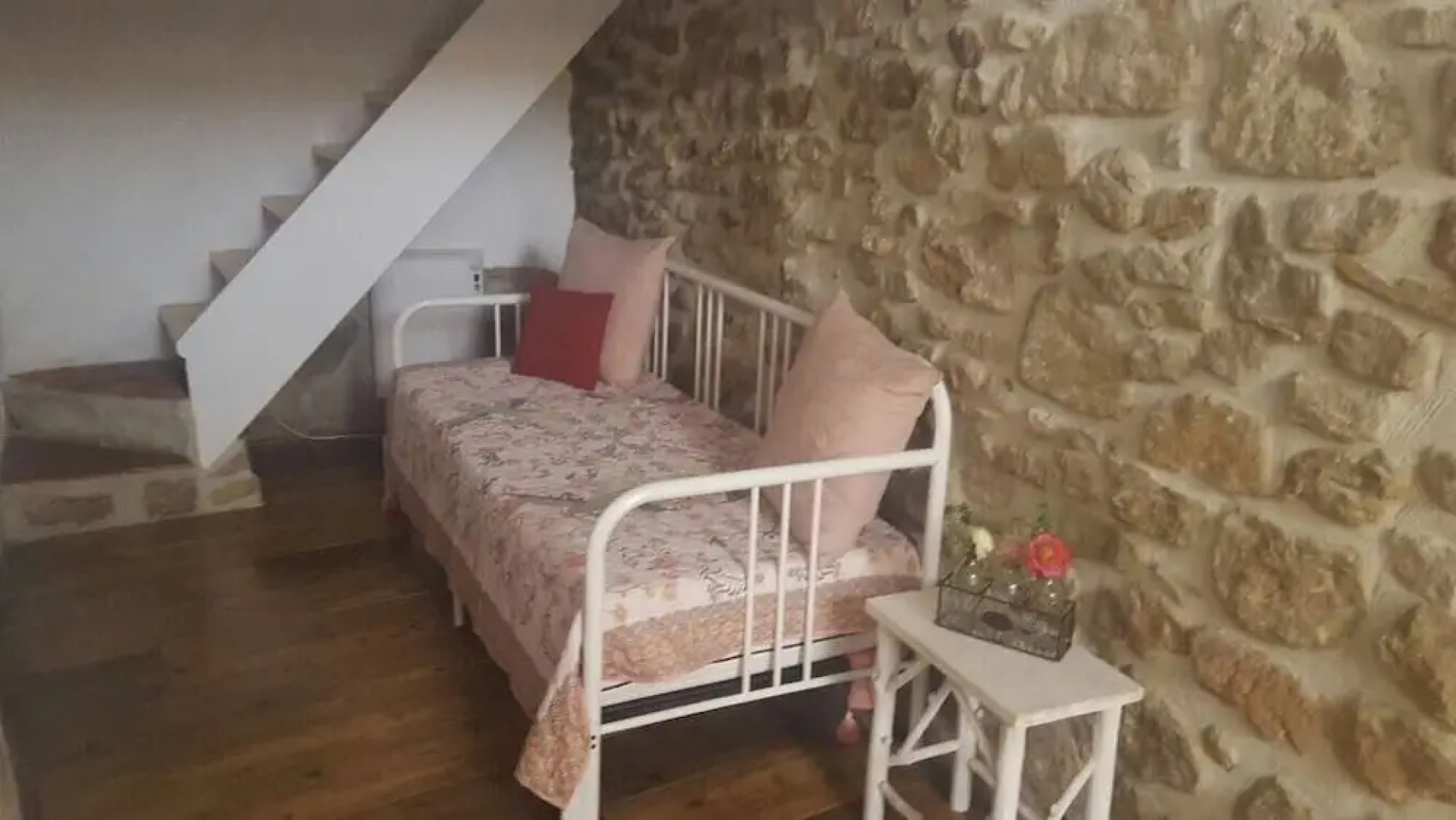 El Encanto De Mora