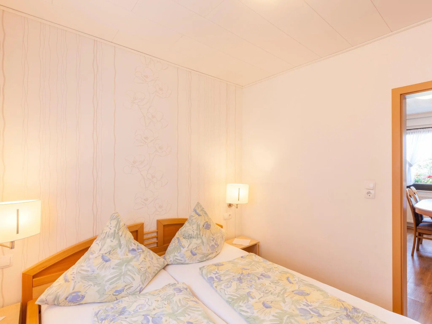 Home With Garden, Hallenberg