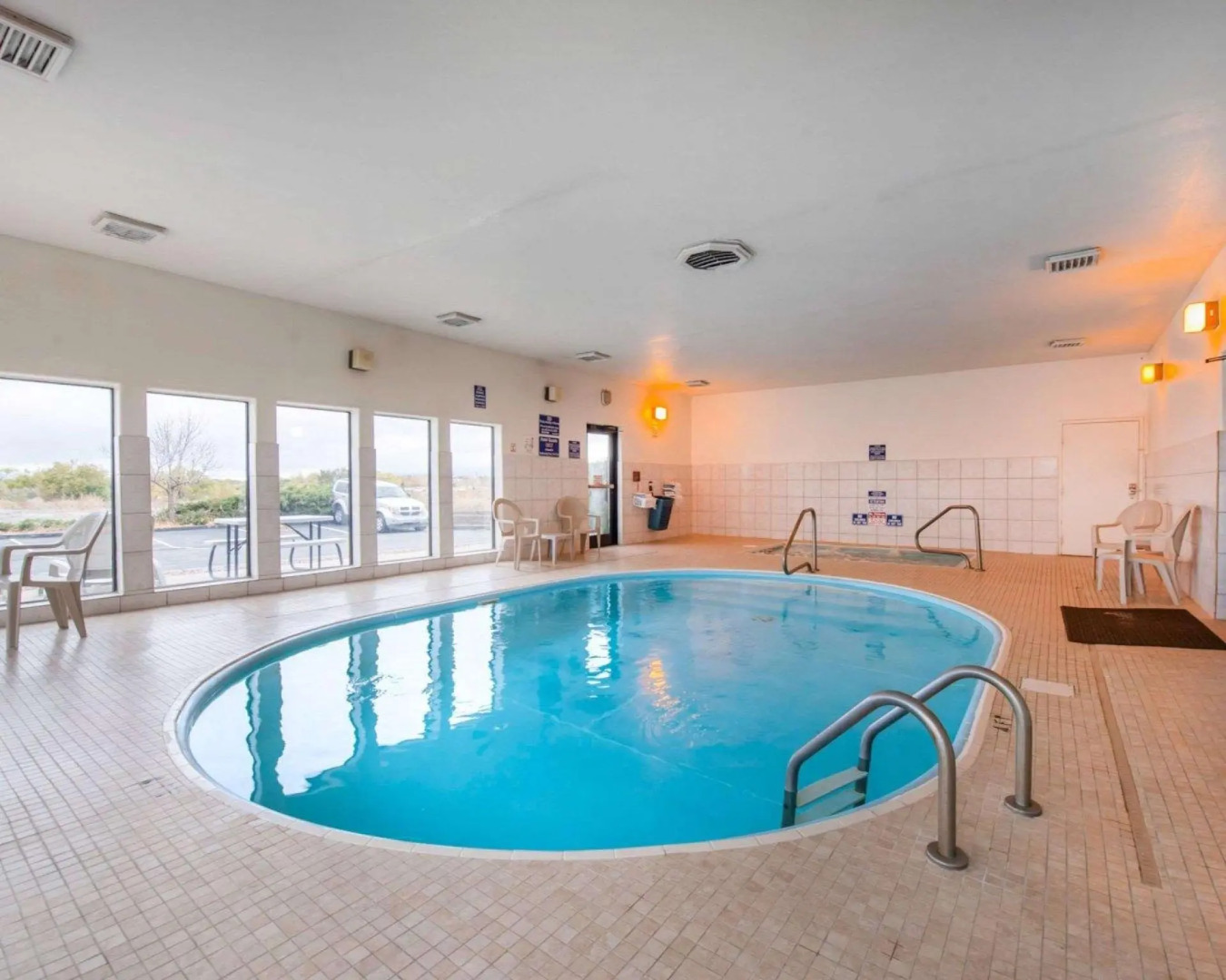 Econo Lodge Pueblo North