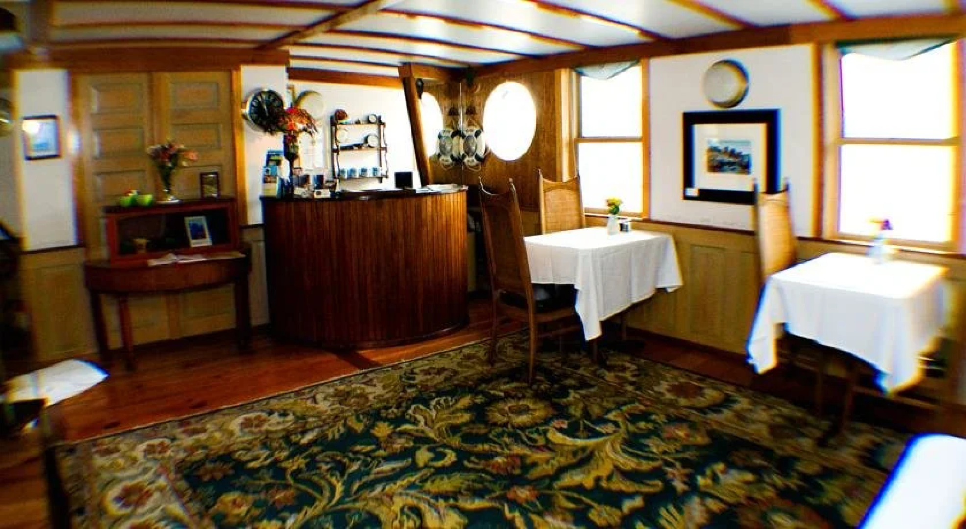 The Covington Houseboat