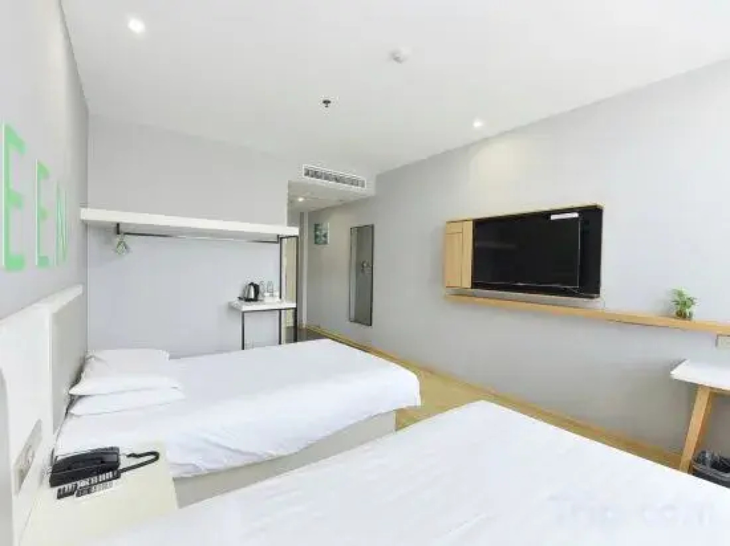 Motel Hotel (Shou County South Gate Roundabout)