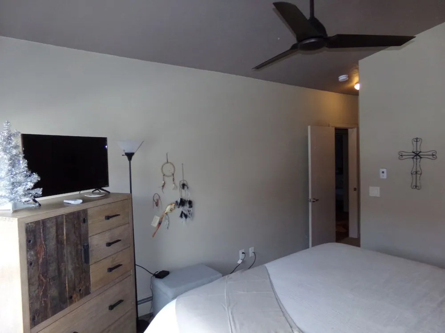 Lake Cliffe 2 Bed 2 Bath Views - 2 Br condo by RedAwning