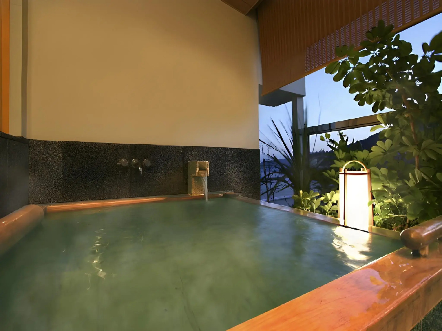 Tsukino Sumika Atami Juraku Hotel