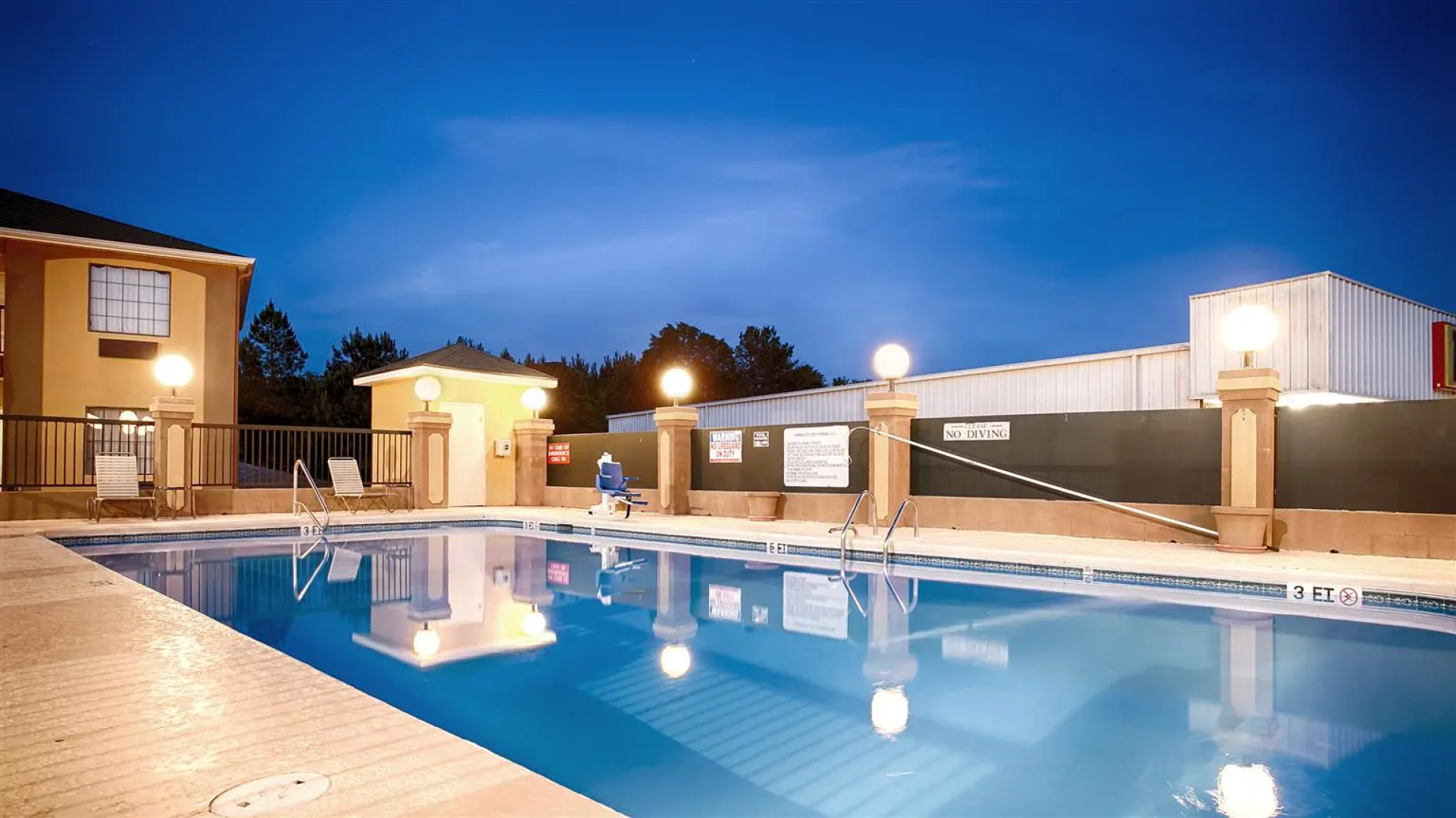 Peach State Inn & Suites