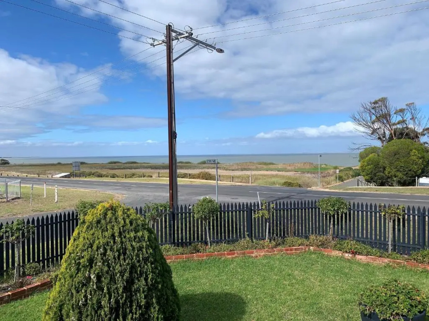 Unwind at Milang Lakefront Retreat