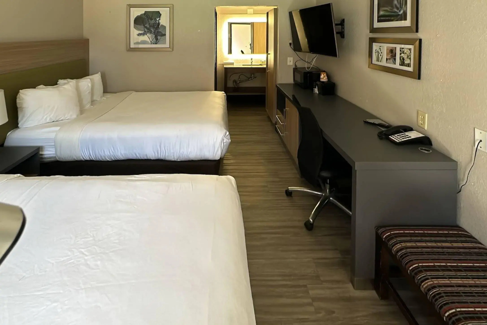Country Inn & Suites by Radisson, Monterey Beachfront-Marina, CA