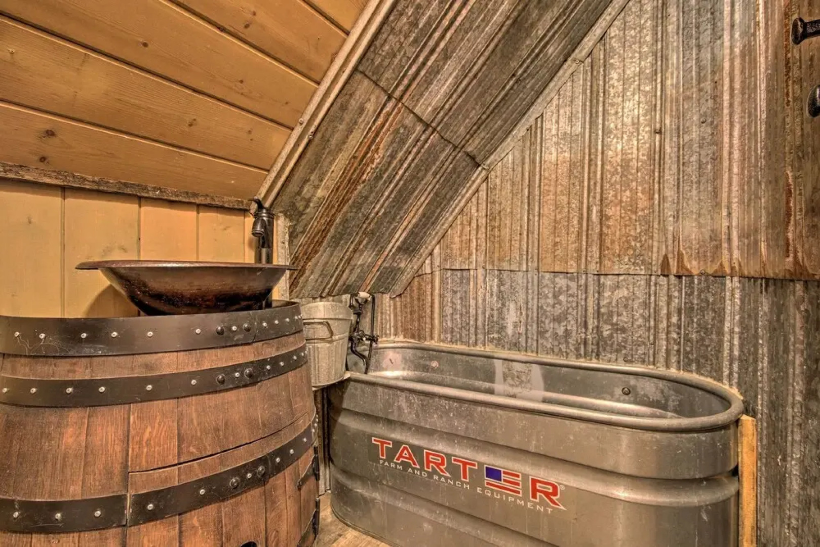 Tubes & Kayaks: 5-acre North Georgia Mtn Retreat