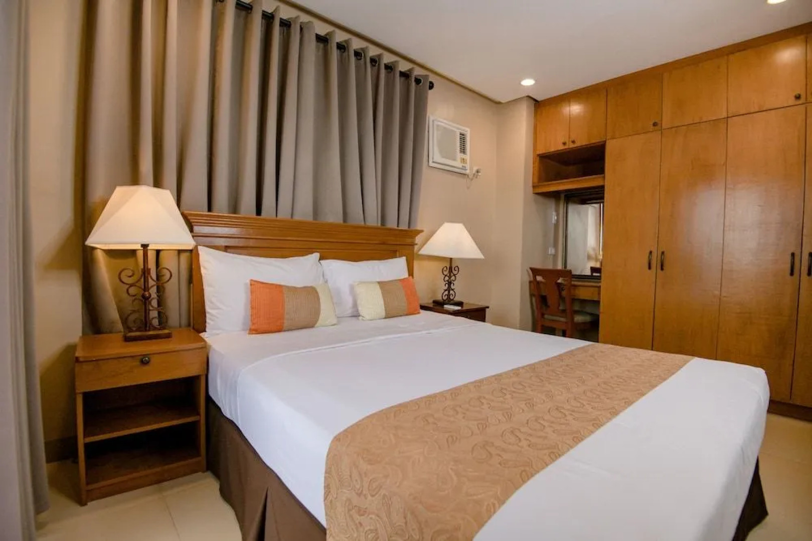 Sta. Barbara Residence Hotel