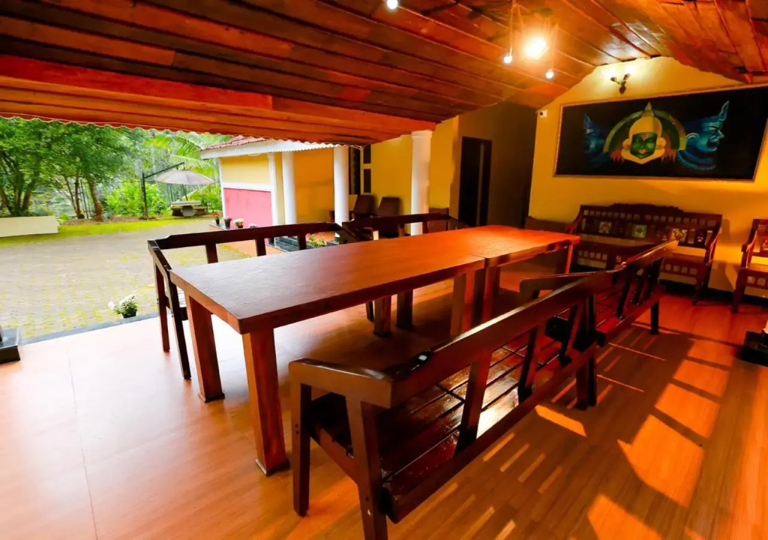 Chandragiri Bungalow by VOYE HOMES