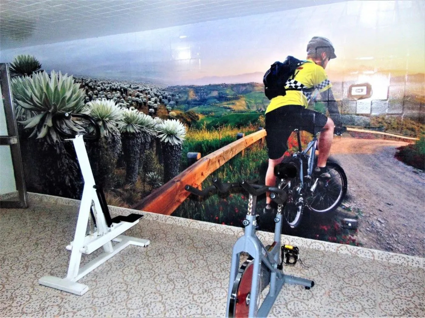 Hotel Hunza Y Centro De Convenciones