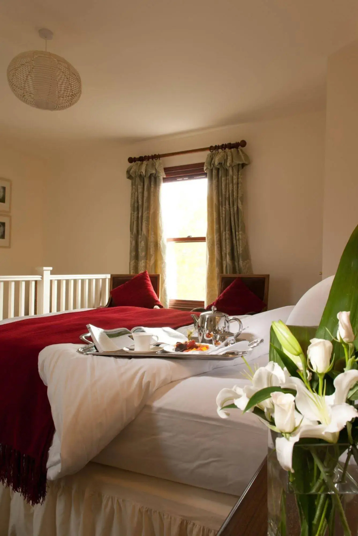 The Raven Hotel