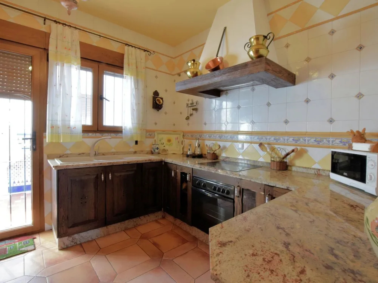 Rustic House With Swimming Pool, Beautifully Situated in Priego de Còrdoba