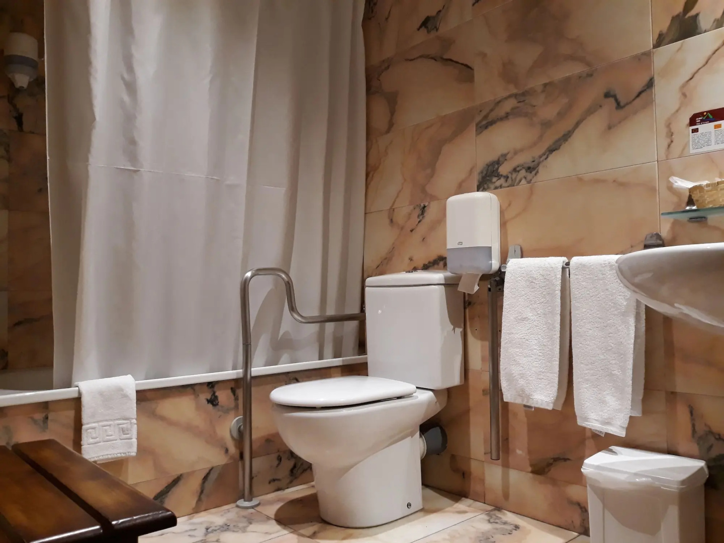 Hotel Eth Pomer