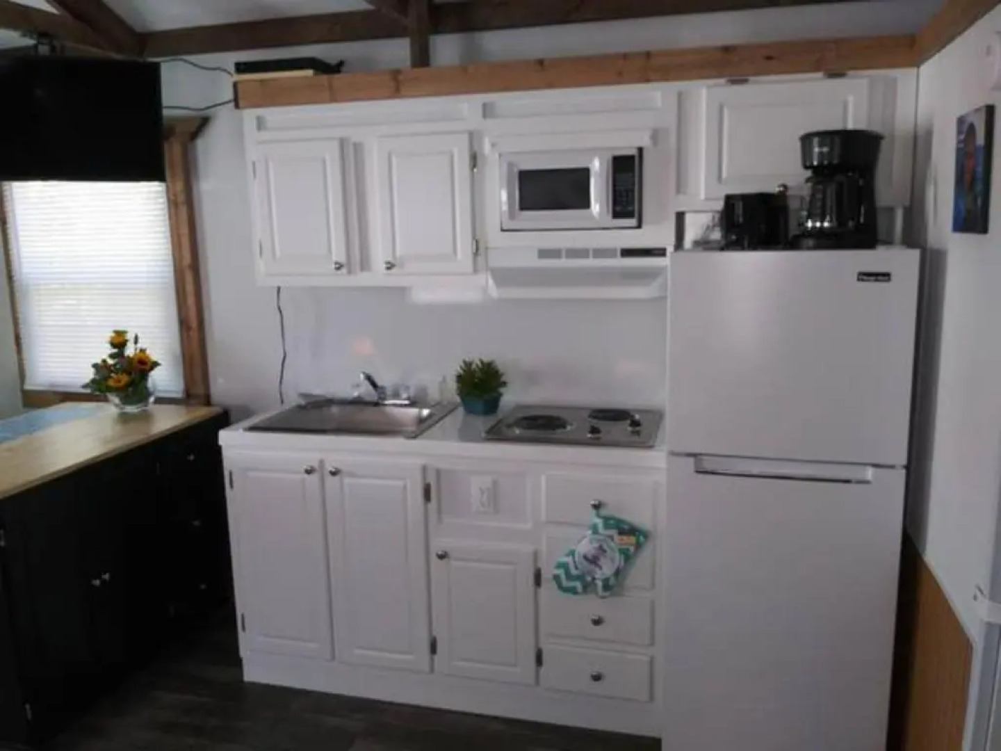 Aqua Lodges at Hurricane Hole Marina