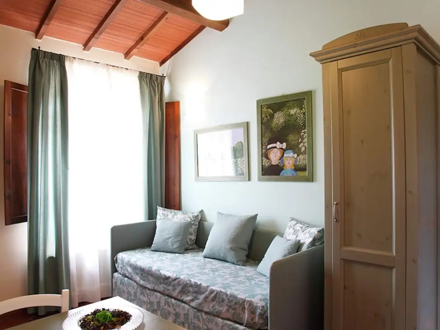 Scenic Tuscan Mansion