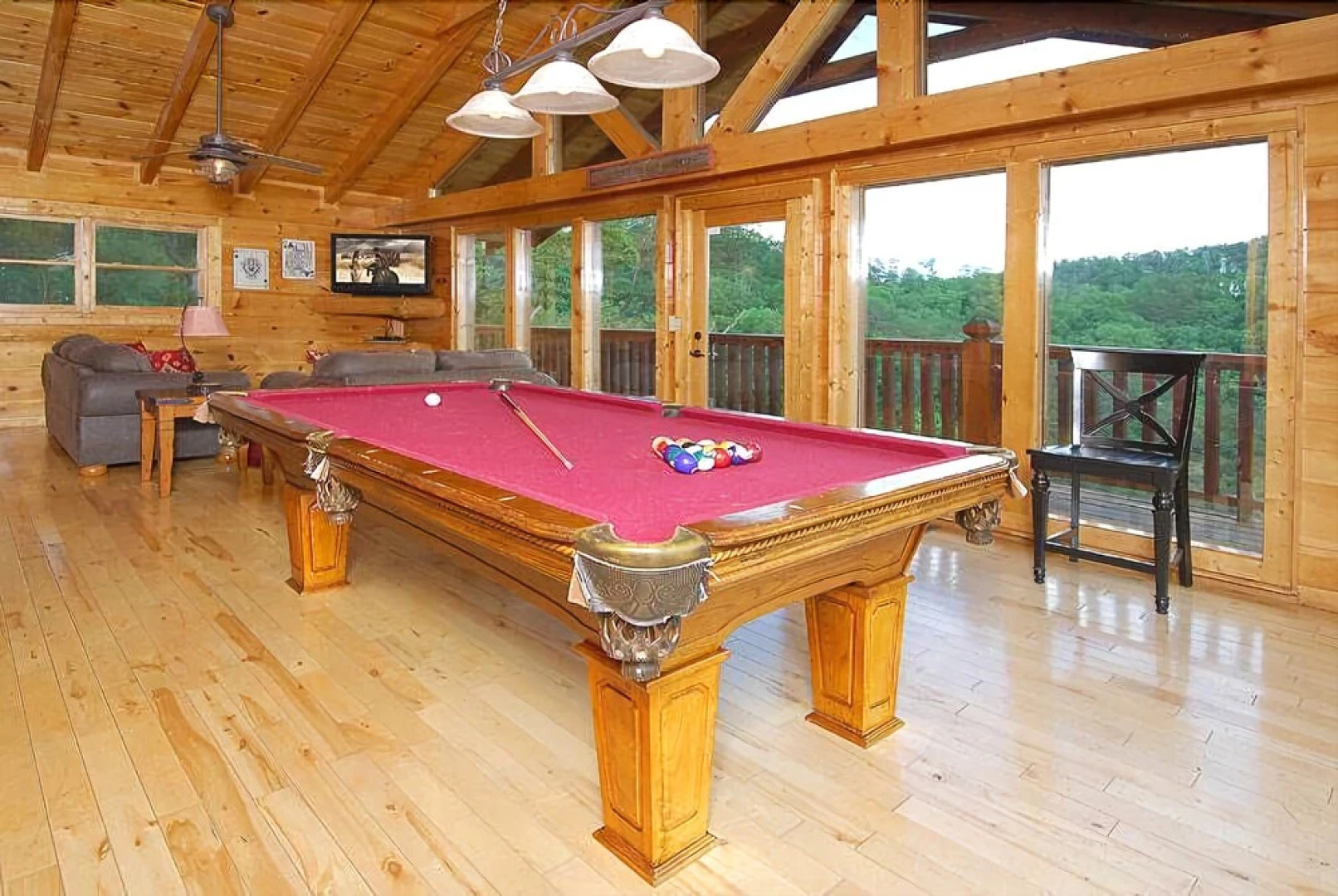 Mountain Memories - 3 Br cabin by RedAwning