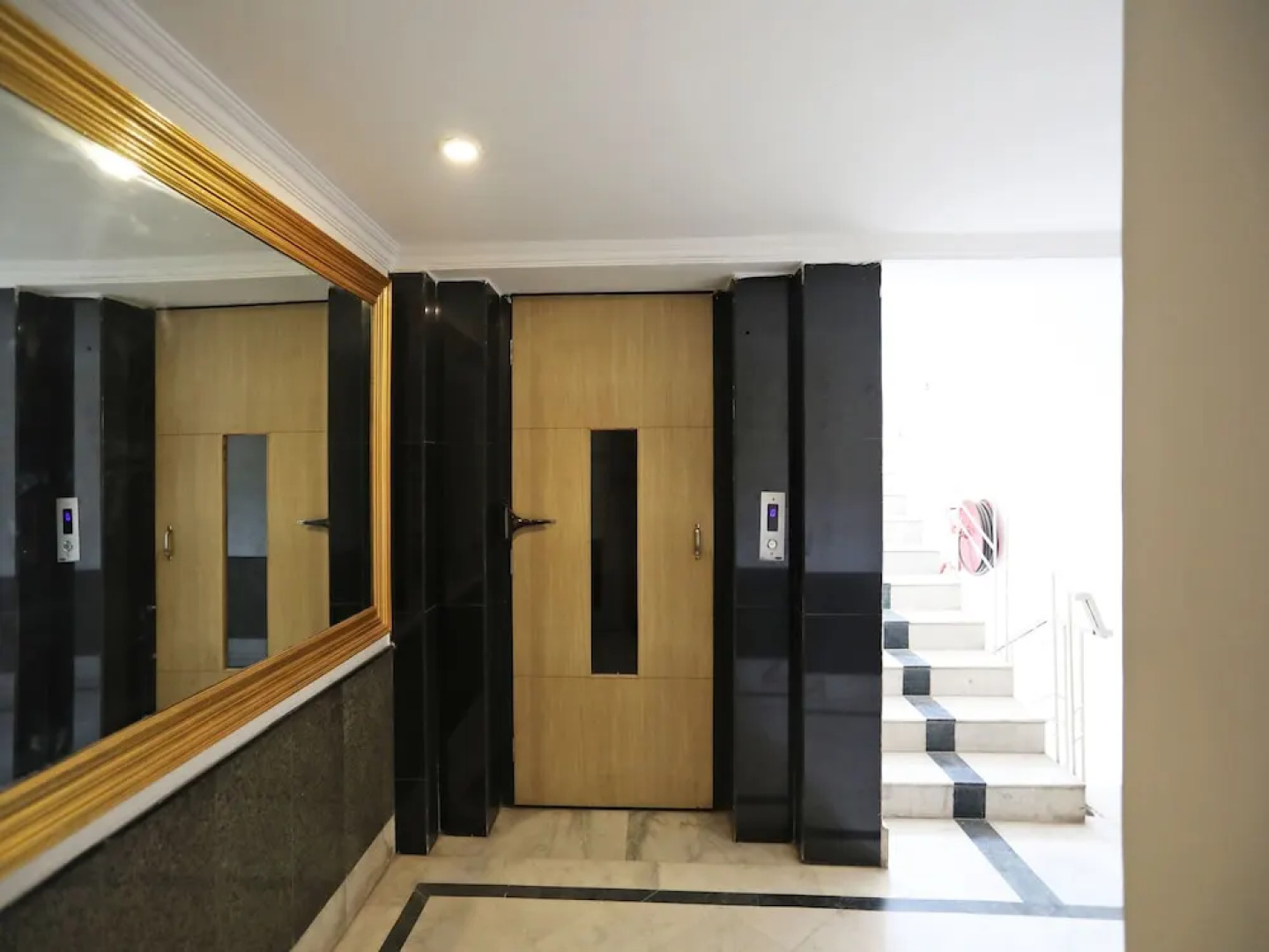 OYO 9769 Hotel Chanakya Inn