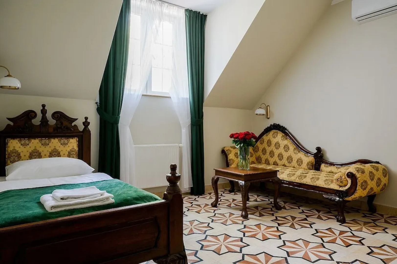 Dwor Ostoya Airport Hotel