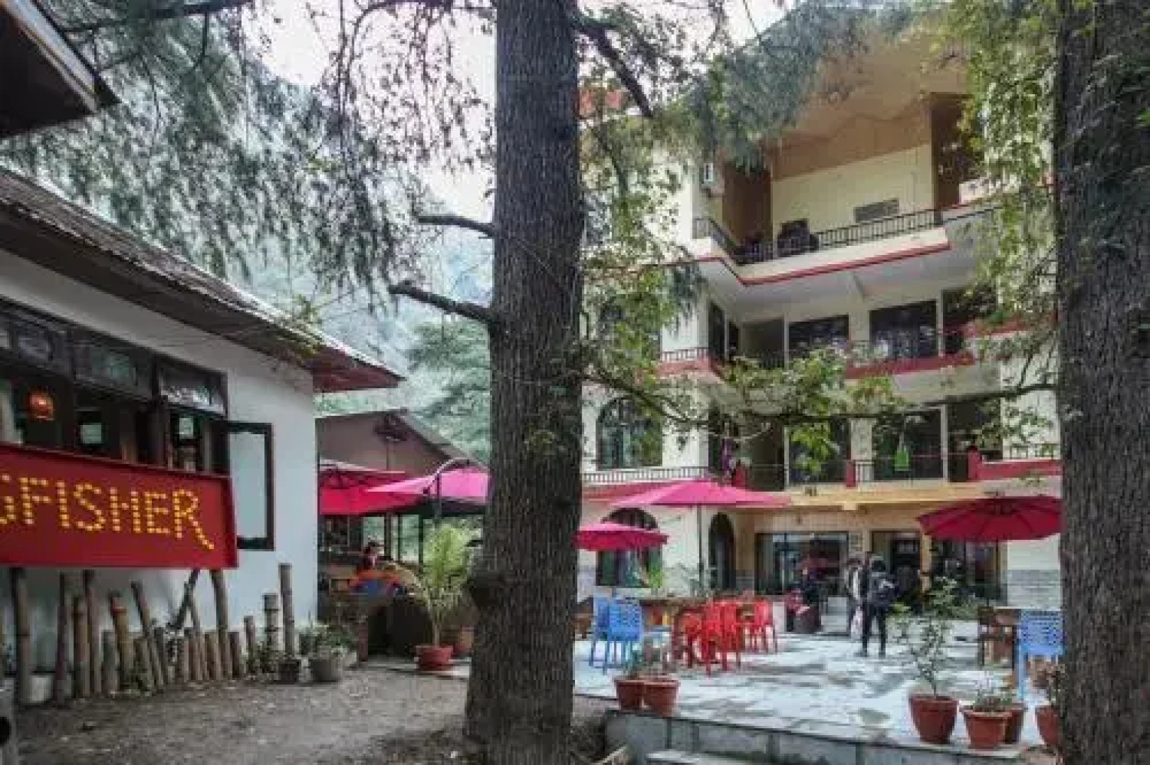 The Rainbow Inn & Cafe