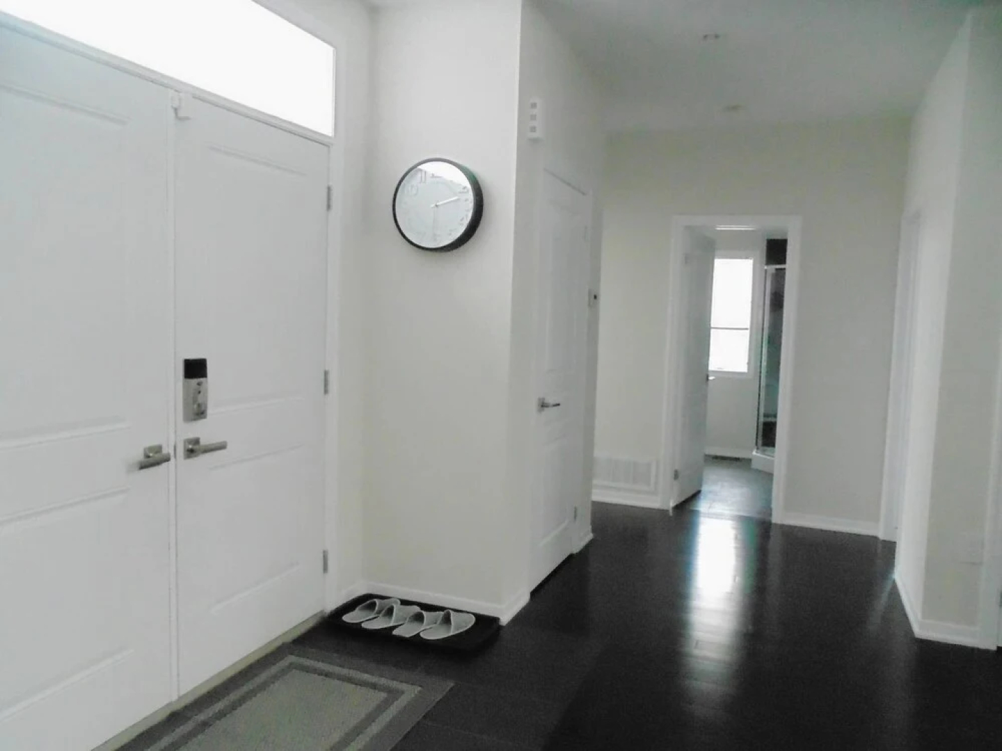 Luxury White House In Oakville Free Ev Charging
