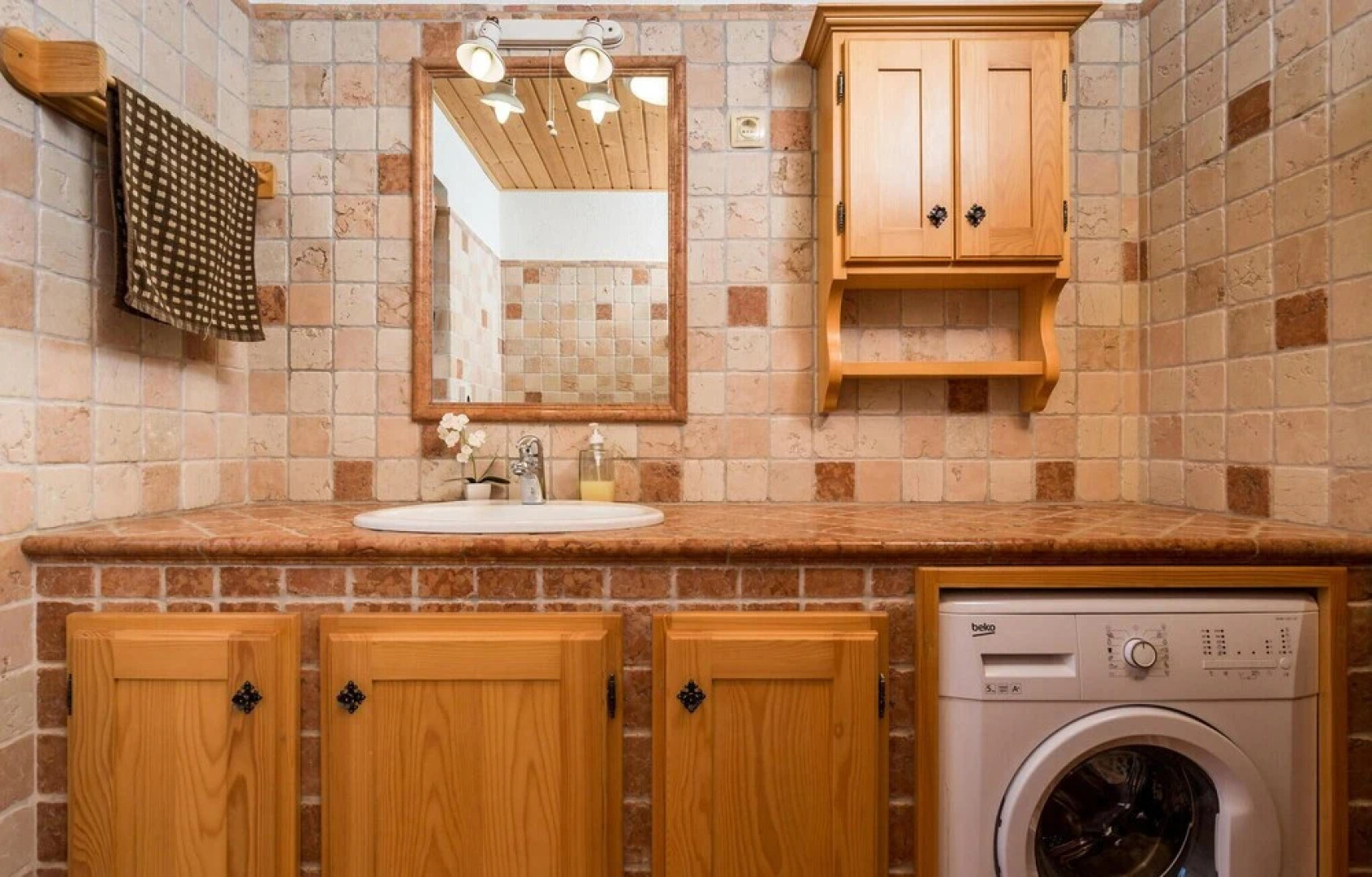 Beautiful Home in Fuzine With Jacuzzi, Wifi and 2 Bedrooms