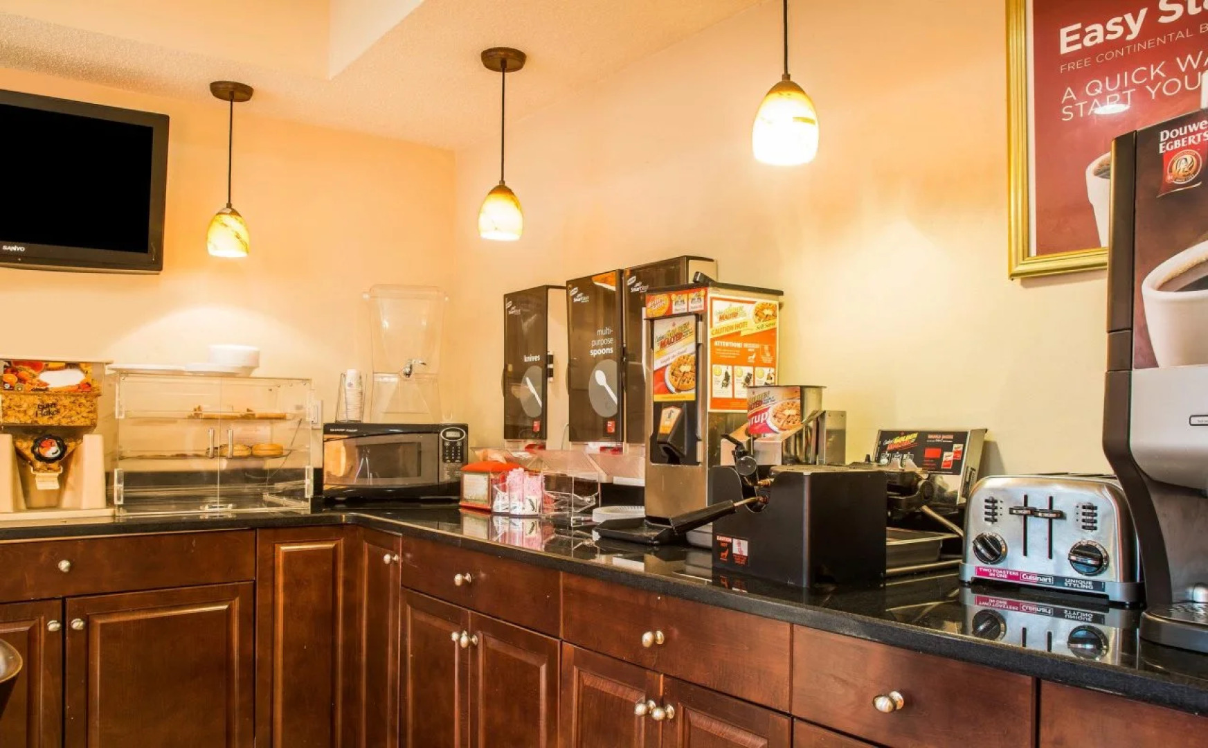 Red Carpet Inn Norwalk