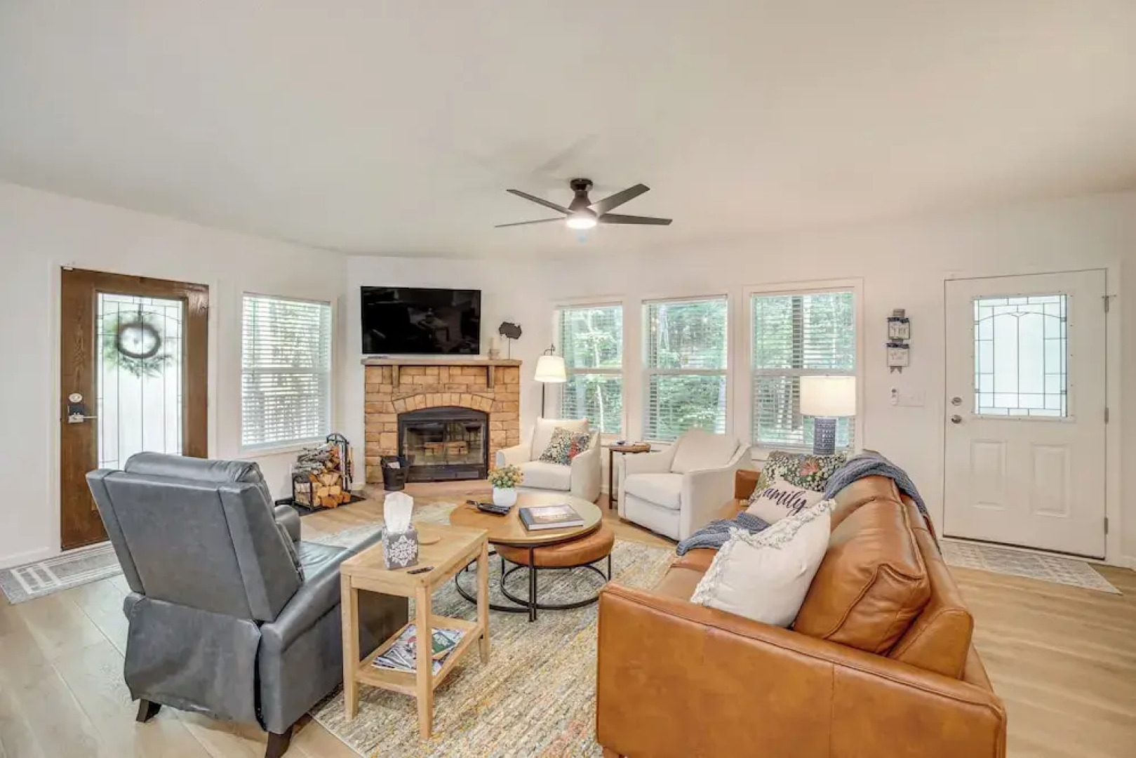 Lake Access, Pools & More: Family Home in Stanwood